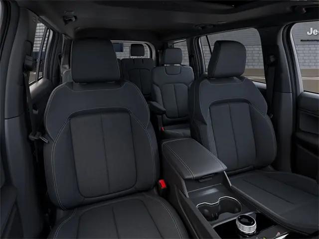 2025 Jeep Grand Cherokee L Laredo X 4x2