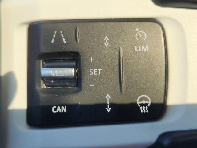 2024 Land Rover Defender 110 P500 SE
