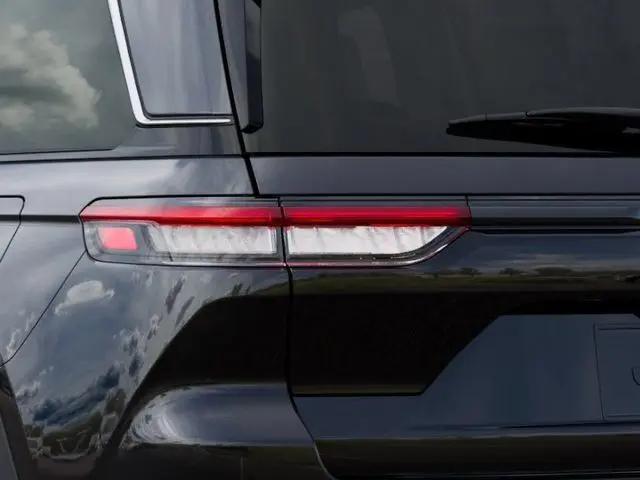 2026 Jeep Grand Cherokee Altitude 4x2