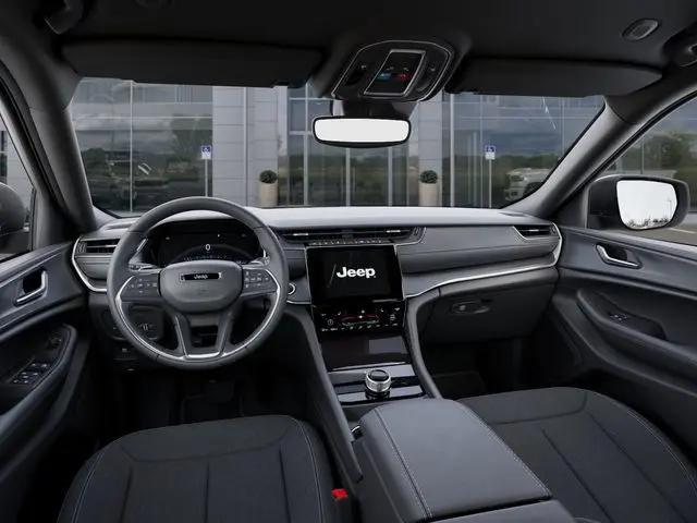 2026 Jeep Grand Cherokee Altitude 4x2