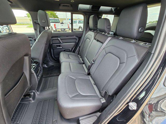 2025 Land Rover Defender 110 P300