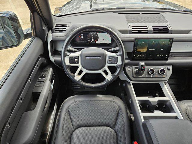 2025 Land Rover Defender 110 P300