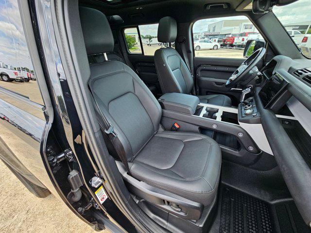 2025 Land Rover Defender 110 P300