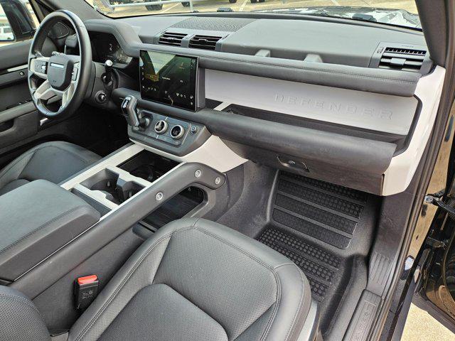 2025 Land Rover Defender 110 P300