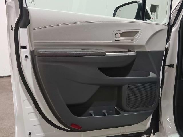 2023 Toyota Sienna LE