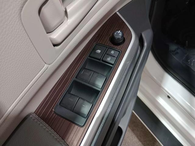 2023 Toyota Sienna LE