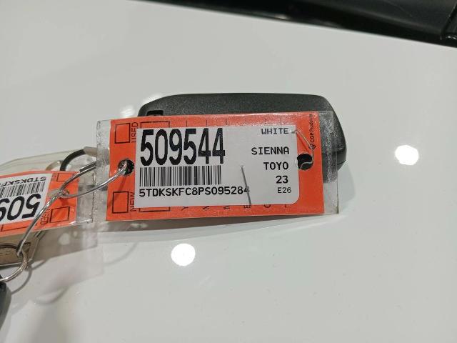 2023 Toyota Sienna LE