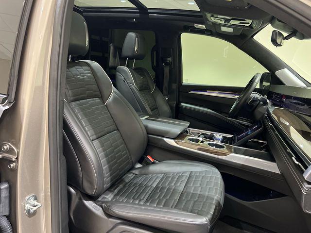 2025 Cadillac Escalade Sport Platinum