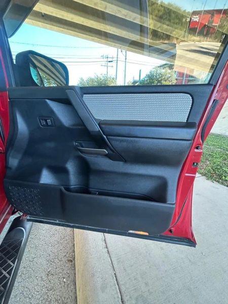2012 Nissan Titan SV