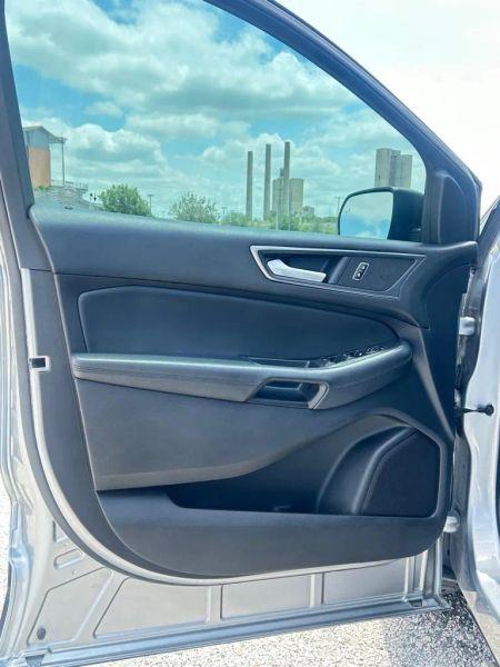 2021 Ford Edge SE