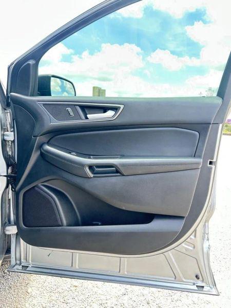 2021 Ford Edge SE