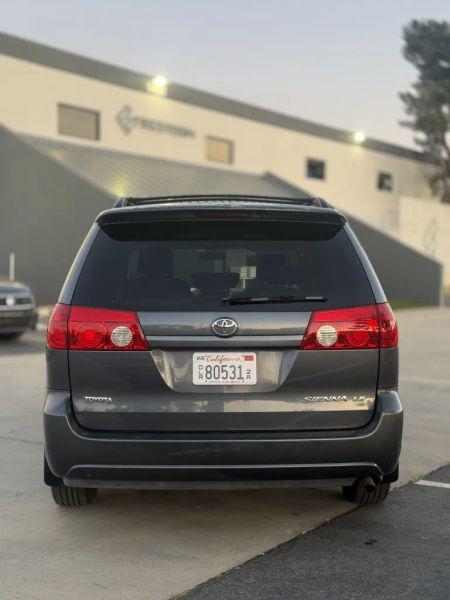 2006 Toyota Sienna LE