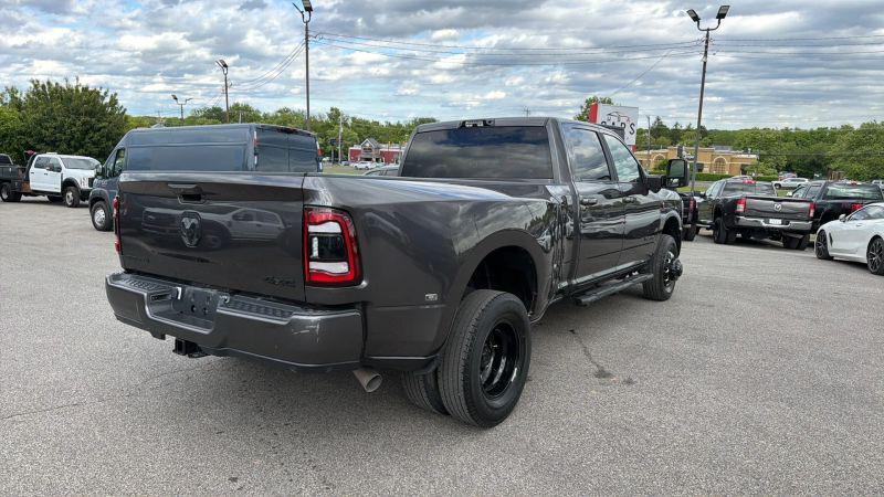 2024 Ram 3500 Big Horn Crew Cab 4x4 8' Box