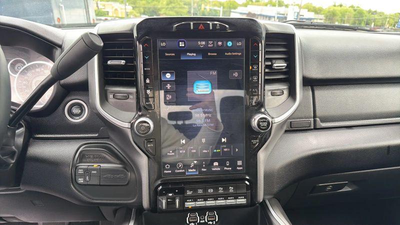 2024 Ram 3500 Big Horn Crew Cab 4x4 8' Box
