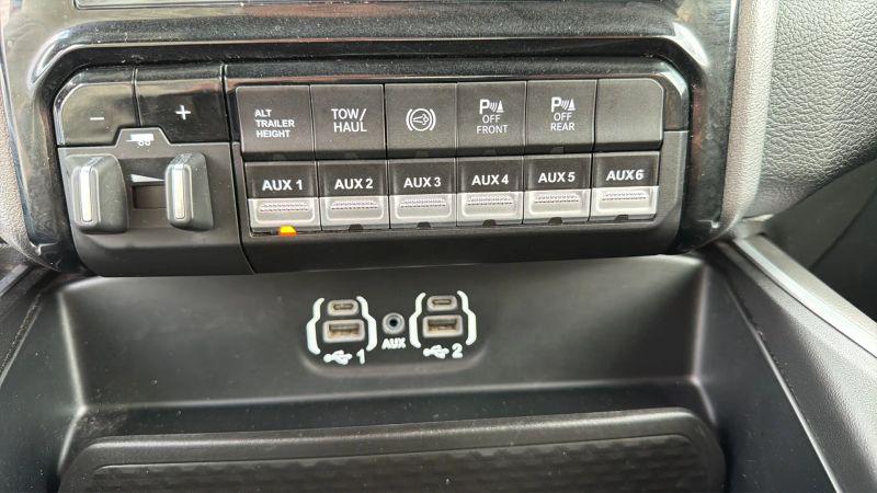 2024 Ram 3500 Big Horn Crew Cab 4x4 8' Box