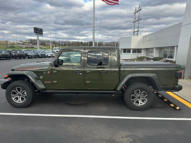 2024 Jeep Gladiator Sport