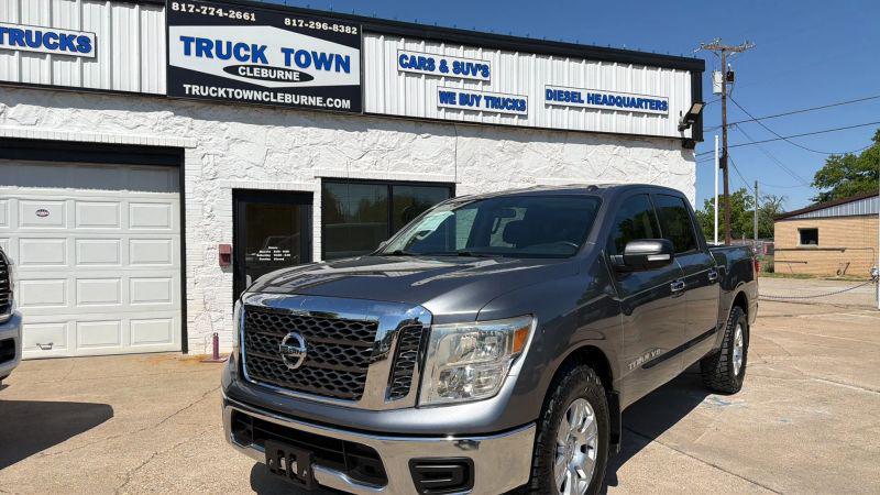 2018 Nissan Titan SV for sale in Cleburne, TX