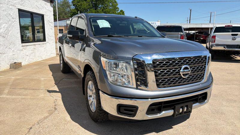 2018 Nissan Titan SV