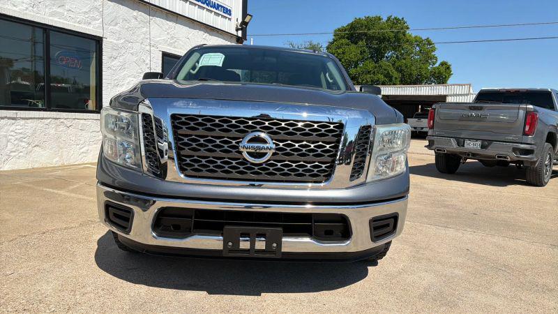 2018 Nissan Titan SV