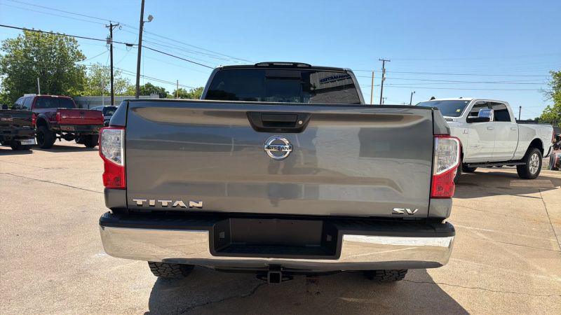 2018 Nissan Titan SV