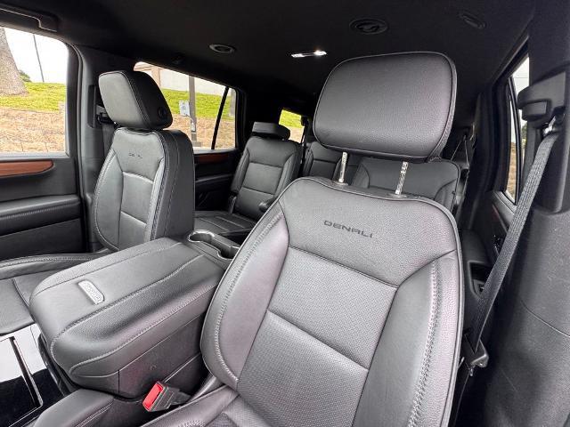 2025 GMC Yukon 4WD Denali