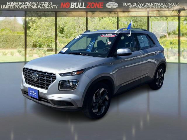 2025 Hyundai Venue SEL for sale in Davenport, IA
