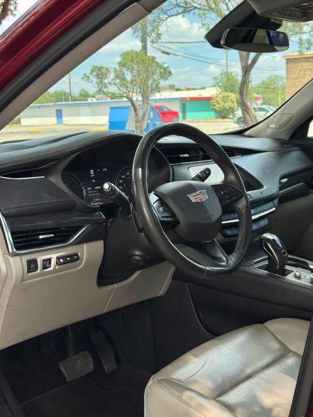 2019 Cadillac XT4 Premium Luxury