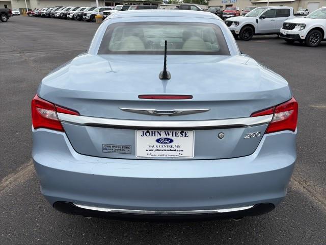 2013 Chrysler 200 Limited