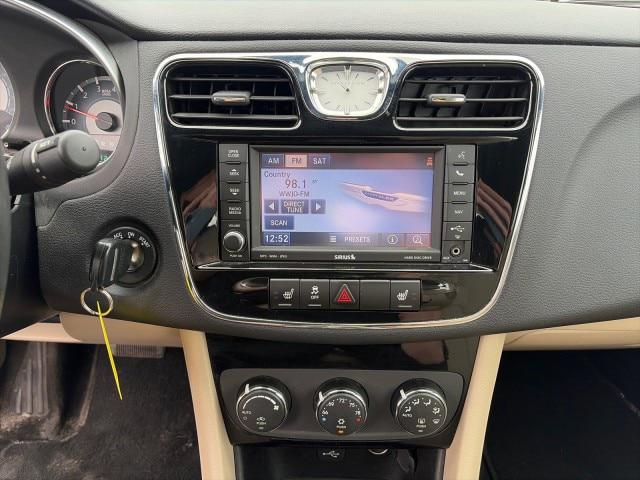 2013 Chrysler 200 Limited