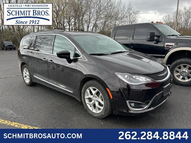 2017 Chrysler Pacifica Touring-L for sale in Saukville, WI
