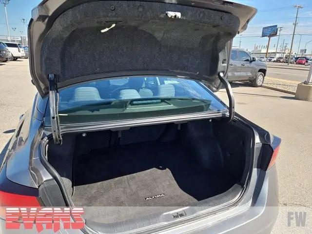 2022 Nissan Altima SV FWD