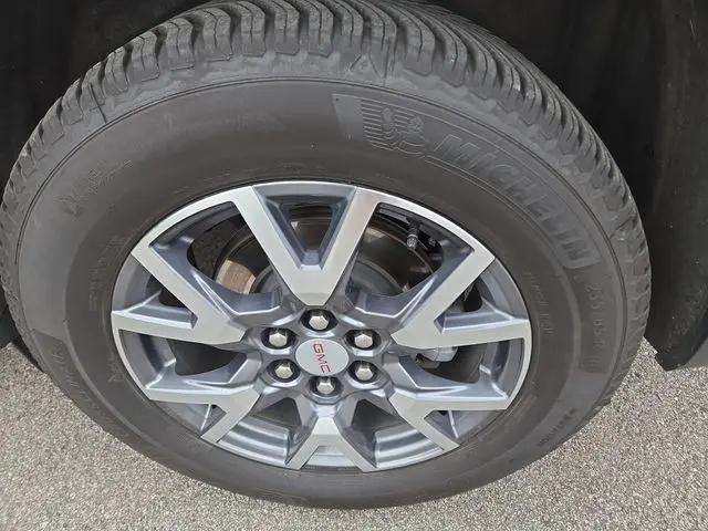 2023 GMC Acadia FWD SLT