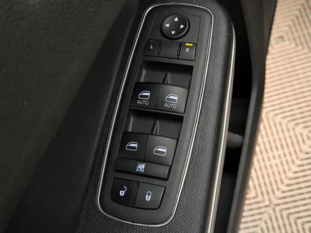 2023 Chrysler 300 300S
