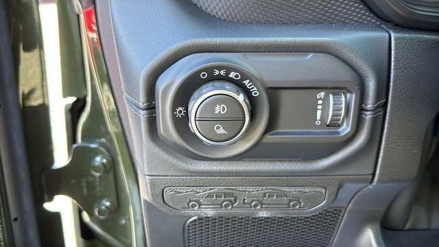 2024 Jeep Gladiator Sport