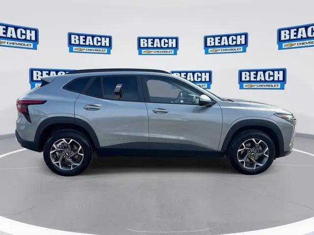 2025 Chevrolet Trax FWD LT