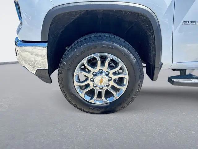 2025 Chevrolet Silverado 2500HD 4WD Crew Cab Standard Bed LTZ
