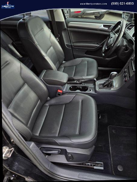 2016 Volkswagen Golf SportWagen TSI SE 4-Door