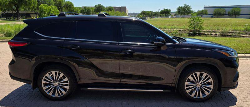 2022 Toyota Highlander Platinum