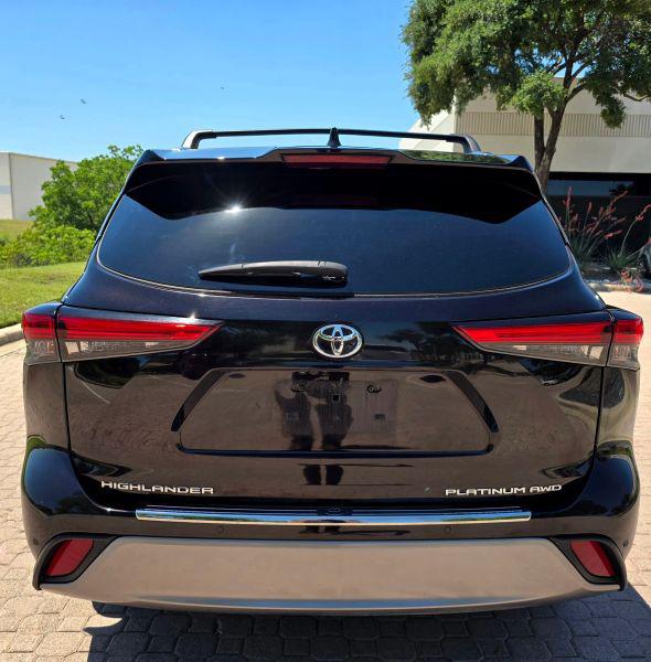 2022 Toyota Highlander Platinum