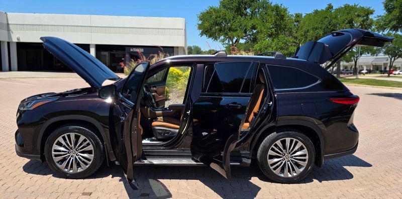 2022 Toyota Highlander Platinum