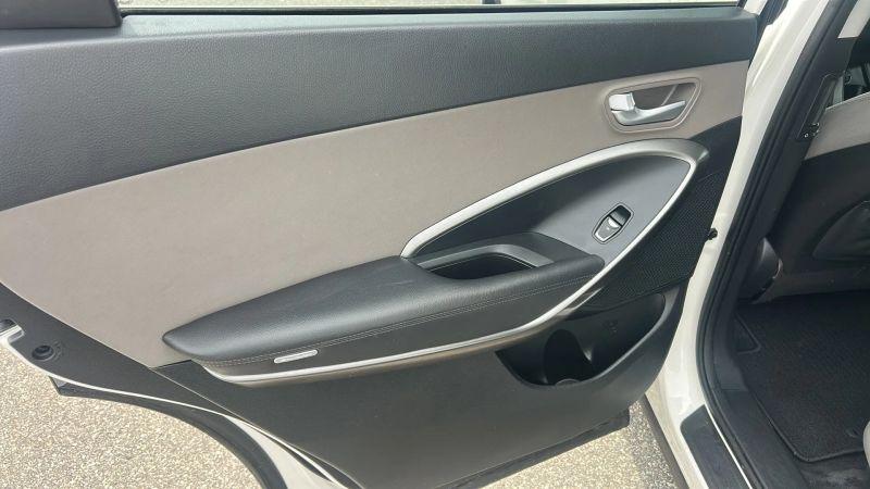 2018 Hyundai Santa Fe SE