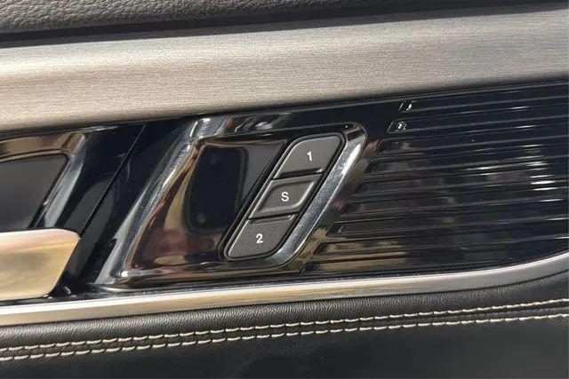 2024 Jeep Wagoneer Series II Carbide
