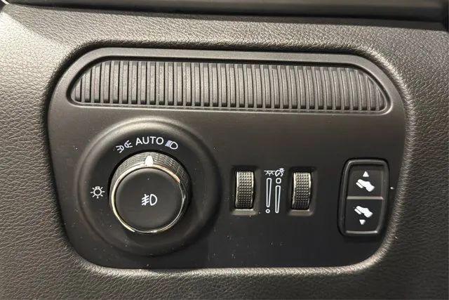 2024 Jeep Wagoneer Series II Carbide