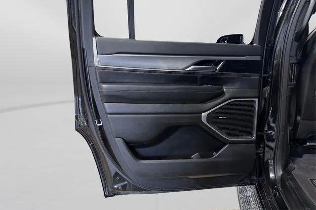 2024 Jeep Wagoneer Series II Carbide