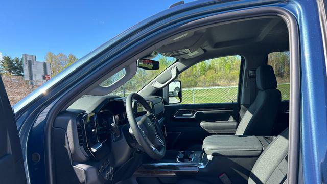 2026 Chevrolet Silverado 2500HD Crew Cab, Standard Bed, LT, 4WD