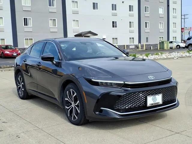 2023 Toyota Crown Limited for sale in Springfield, IL