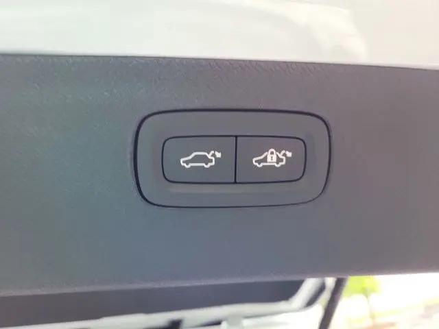 2026 Volvo XC90 Plug-In Hybrid Ultra, T8 AWD, Electric/Gasoline, Bright, 7 Seats