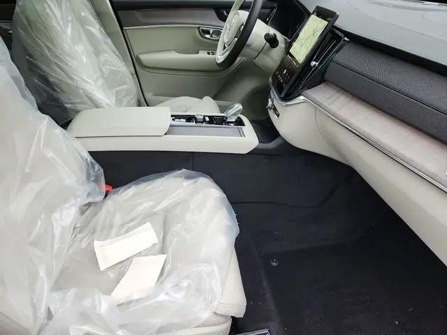 2026 Volvo XC90 Plug-In Hybrid Ultra, T8 AWD, Electric/Gasoline, Bright, 7 Seats