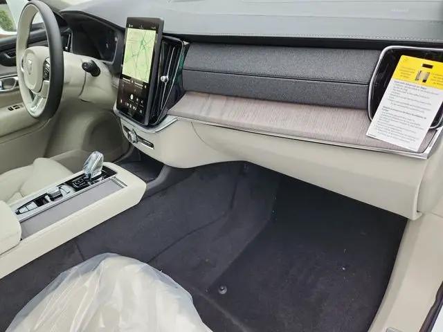 2026 Volvo XC90 Plug-In Hybrid Ultra, T8 AWD, Electric/Gasoline, Bright, 7 Seats
