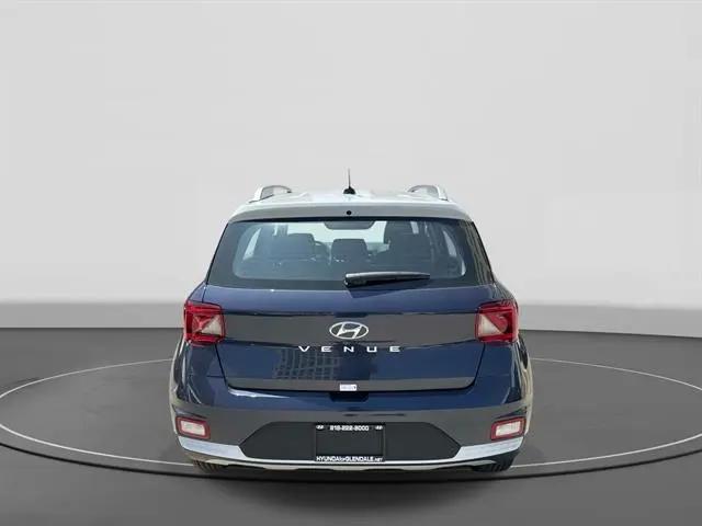 2026 Hyundai Venue SEL w/Two-Tone Roof